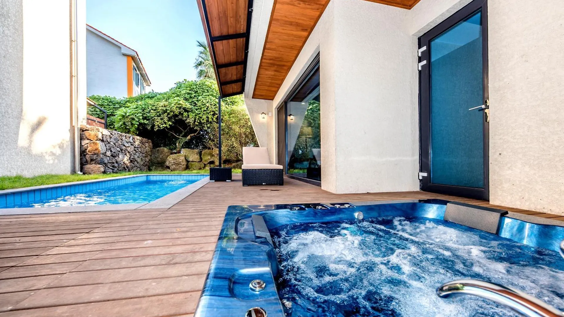 Arts Spa&Poolvilla Jeju Hotel