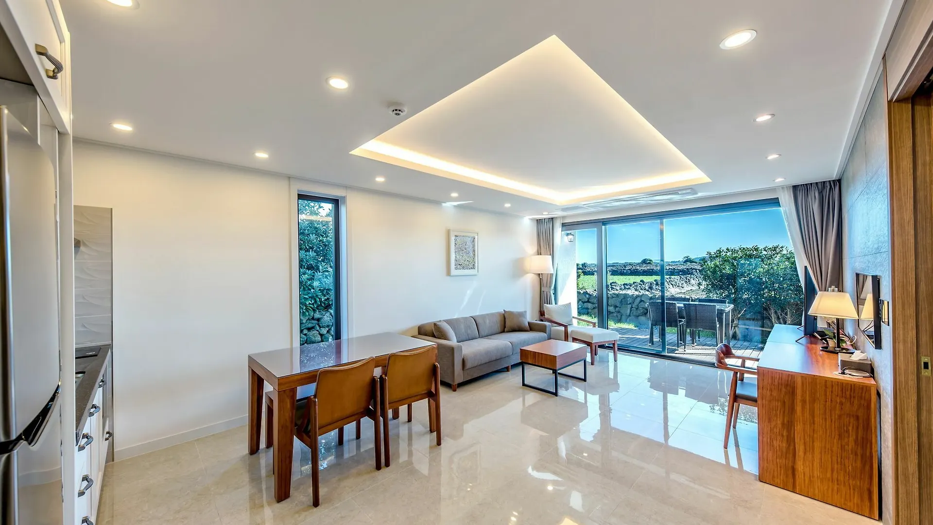 Arts Spa&Poolvilla Jeju 3*,