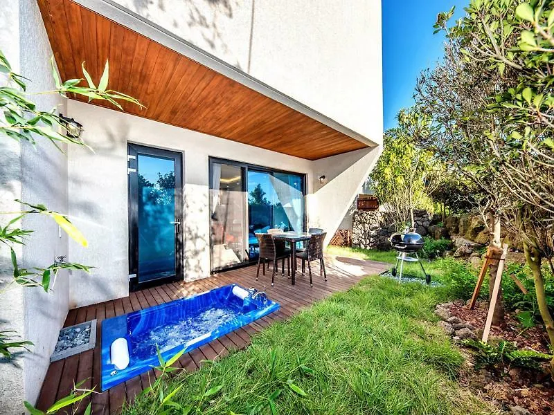 Arts Spa&Poolvilla Jeju Hotel